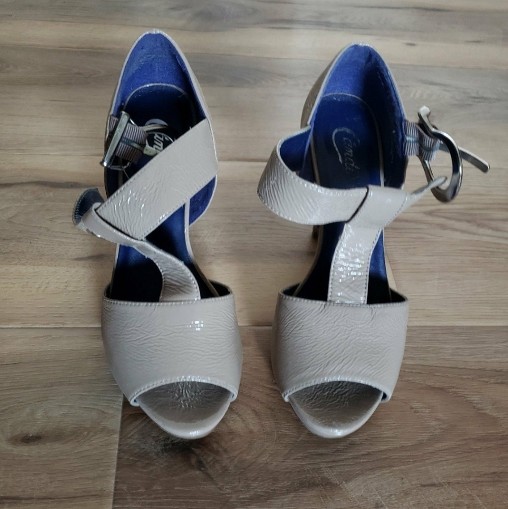 Candie's Taupe Heels Size 7